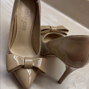 Patent leather Tan Bow Stiletto Heels